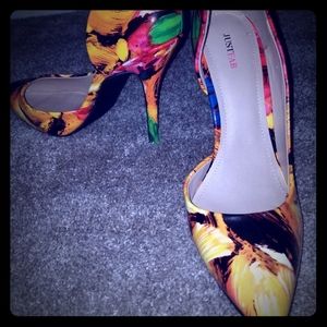 JustFab Tropical print pointed heels